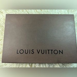 Excellent condition Louis Vuitton box.